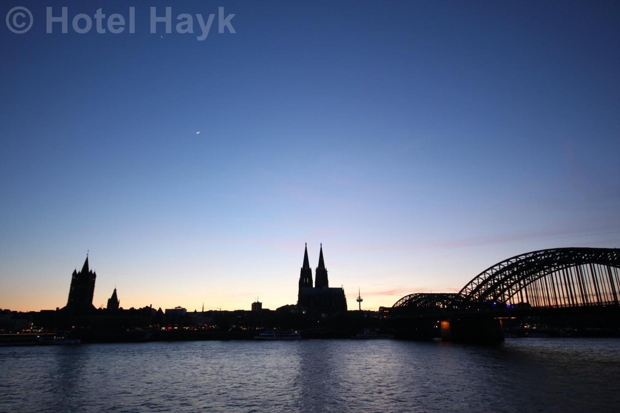 Altstadthotel Hayk Am Rhein Köln Exterior foto