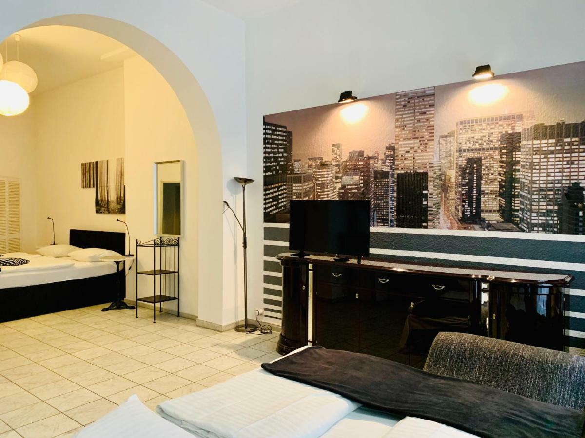 Altstadthotel Hayk Am Rhein Köln Exterior foto
